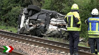 Zug erfasst Auto am Bahnübergang in ÜbachPalenberg [upl. by Iago]