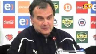 Bielsa se dió tiempo para bromas en su despedida [upl. by Niro178]