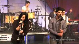 Demi Lovato amp Joe Jonas quotWouldn´t change a thingquot Live on Walmart Soundcheck [upl. by Thilde]