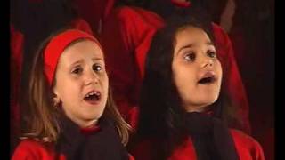 quotMiscelânea de Natalquot  Coro Juvenil de S Mamede Natal 2005 [upl. by Aillij]