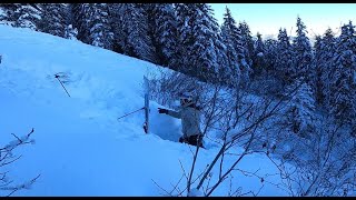 On AIDE un INCONNU à RETROUVER son SKI sous 1 MÈTRE DE NEIGE [upl. by Cykana311]