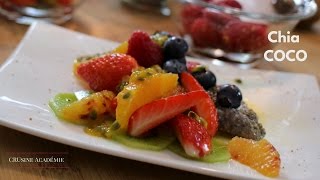 Salade de fruits crus aux superaliments  chia et noix de coco [upl. by Ahsinna430]