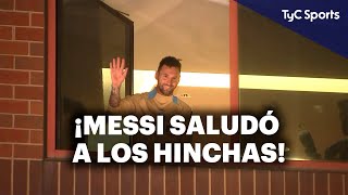 LEO MESSI SALIÓ A SALUDAR A LOS HINCHAS Y COMIERON SU TORTA DE CUMPLEAÑOS [upl. by Llemert]