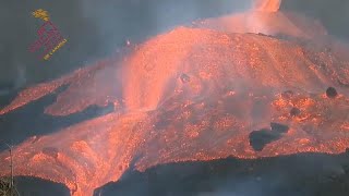 El volcán Cumbre Vieja se desborda y deja un tsunami de lava en La Palma [upl. by Helge478]