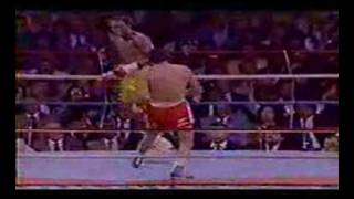 Thomas Hearns fights Juan Roldan in October 87 Rounds 3 amp 4 [upl. by Denney364]