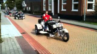 Trikes maken toertocht door Noordbroek [upl. by Laerol]