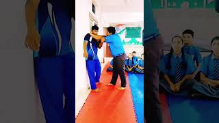 self defense आत्मरक्षा कैसे करे selfdefence shorts viral [upl. by Airenahs388]