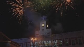 La Puerta del Sol recibe al 2019 dos veces en Madrid y en Canarias [upl. by Calesta679]