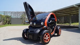 Review 2018 Renault Twizy  Coolest Electric Car [upl. by Zorina]