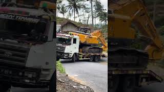 Excavator Carrier Truck Struggles to Make a Turn viral trending reels truck [upl. by Hyland391]