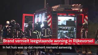 Uitslaande brand vernielt leegstaande woning in Rijkevorsel [upl. by Katzen]