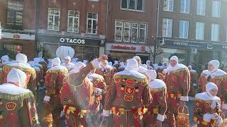 Carnaval de Nivelles 2023 3 Lundi aprèsmidi Gilles de lApertintaille [upl. by Sage120]