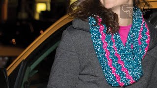 Crochet Reflective Cowl  EASY  The Crochet Crowd [upl. by Mingche890]