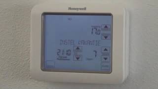 Vakantieprogramma instellen met Chronotherm Touch Modulation  Honeywell Home [upl. by Sirraf]