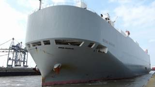 Car Carrier BISHU HIGHWAY Schleusung Bremerhaven [upl. by Ziana517]