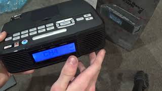 Unboxing the Radio Shack 12519 weather Radio [upl. by Ursa]