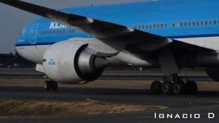 EXTREME CLOSE UP  BOEING 777200 KLM  GUAYAQUIL [upl. by Senoj765]