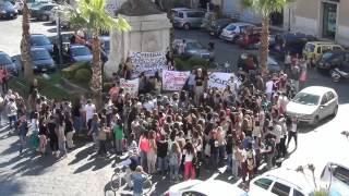 Aversa CE  Sciopero degli studenti del quotJommelliquot 300914 [upl. by Connelly114]