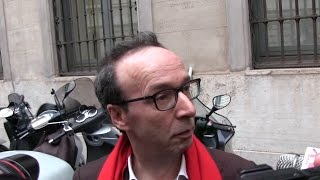 Statue coperte per Rohuani Benigni quotRenzi mi ha accolto nudoquot [upl. by Enylecoj]