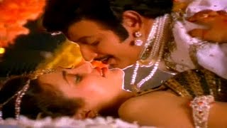 Vayyaramantha Full Video Song  Simhasanam Movie  Krishna Jaya Pradha Mandakini [upl. by Sabanrab]