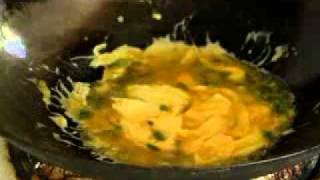 How to Cook Quick amp Easy Chinese Recipes  Cooking amp Garnishing Chinese Scrambled Eggs [upl. by Mathias]