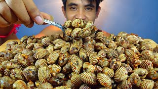 SPICY STIR FRY COCKLES EATING SHOW  MUKBANG SPICY FOOD [upl. by Ahsikrats]