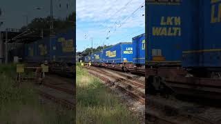 1 x Rot amp 32 x Blau  Deutsche Bahn Vectron amp Lkw Walter walter train trainspotting [upl. by Arlyne]