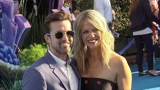 Kaitlin Olson amp Rob McElhenney quotFinding Doryquot Premiere Blue Carpet [upl. by Lirrad108]