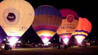 Bristol Ballon Fiesta 2007 Night glow [upl. by Nnaynaffit]