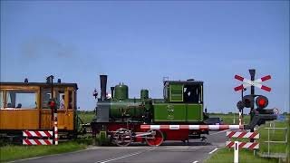 Spoorwegovergang Medemblik Opperdoes  Dutch railroad crossing [upl. by Aneeuqal538]