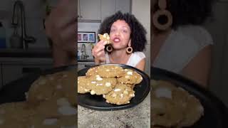 These chocolate macadamia cookies are vegan [upl. by Eirac]