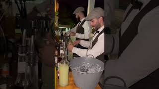 Mixologist en acción [upl. by Myrt960]