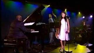 Nikki Yanofsky sings Over the Rainbow [upl. by Dola]