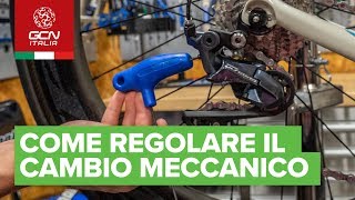 Come regolare il cambio meccanico  Manutenzione base per bici da strada [upl. by Ykcor575]