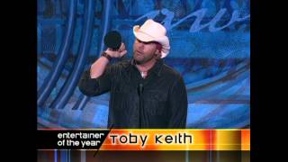 Toby Keith Wins Entertainer Of The Year  ACM Awards 2004 [upl. by Aninaig]