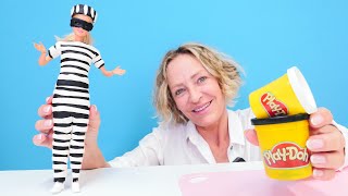 Play Doh Schule mit Nicole Barbie geht auf die Kostümparty Knete Video für Kinder [upl. by Jorgensen]