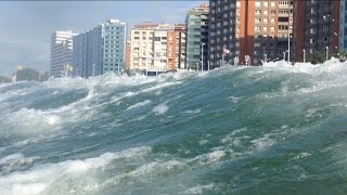 Ola increíble como si fuera un tsunami grabando con el movil crea este efecto DESDE EL AGUA [upl. by Doralynne473]