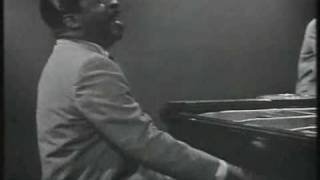 Erroll Garner in London quotHoneysuckle Rosequot [upl. by Hertzfeld]