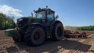 John Deere 6215R AutoPower vs Fendt 724 Vario [upl. by Nerw]