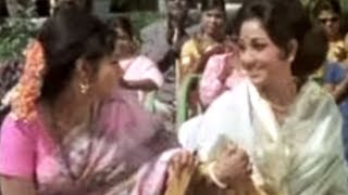 Mala Sinha amp Aruna Irani playing musical chair  Sanjog  Comedy Scene 1128 [upl. by Flosi809]