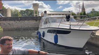 VIDEO Niort  à bord de la pénichette électrique Hélios [upl. by Eserehs639]