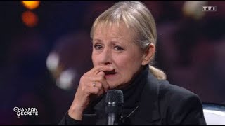 VIDEO « La chanson secrète »  Dorothée émue aux larmes par les retrouvailles avec la bande du « [upl. by Annaxor]