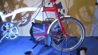 Brompton bike Velo LEZYNE PUMP REVIEW AKUBRA BROMPTON GIRL NEWS 2017 [upl. by Vida]