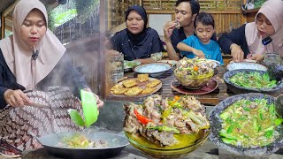 HUJAN POYAN MASAK GARANG ASEM KERONGKONG AYAM SAMBEL GAMBAS OYONG [upl. by Innavoig]