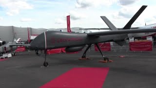 Leonardo presenta a Parigi il super drone Falco Xplorer [upl. by Scheer]