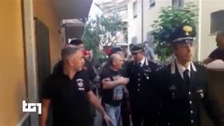 Video boss Ndrangheta Giuseppe Giorgi viene catturato i vicini gli baciano le mani [upl. by Klina734]