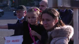 Protest în Bucuresti pentru reîntregirea familiei Furdui [upl. by Latona41]