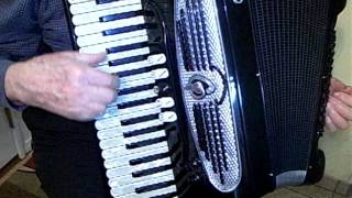 GIULIETTI BASSETTI ACCORDION FANTASTIC SOUNDING 41 KEY [upl. by Buskirk636]