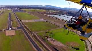 MUST SEE Ultralight landing in the bad turbulence [upl. by Lenna703]