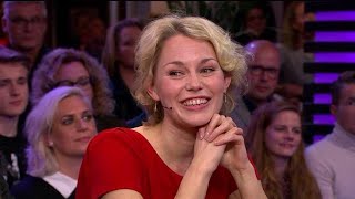 Hoe dirigeer je Maestro Maartje legt het uit  RTL LATE NIGHT [upl. by Notnelc]